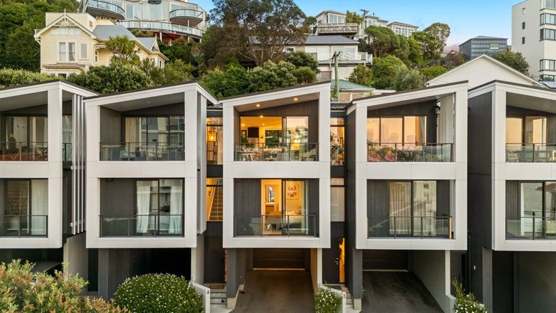 4/18 Oriental Terrace, Oriental Bay, Wellington - Carousel 1