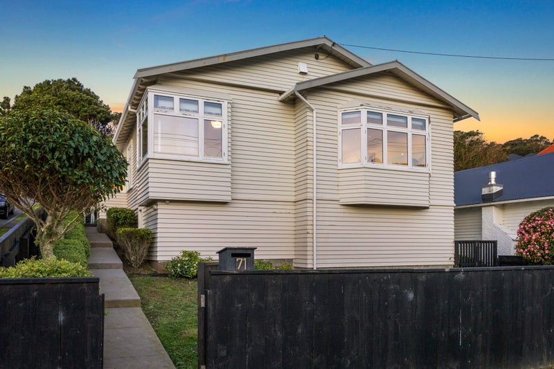 71 Donald Street, Karori, Wellington - Carousel 1