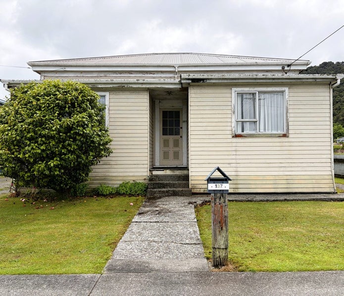 137 Ward Street, Cobden, Greymouth - Carousel 1