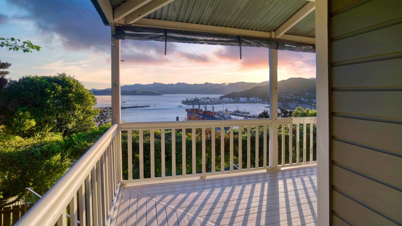 35 Reserve Terrace, Lyttelton, Lyttelton - Carousel 1