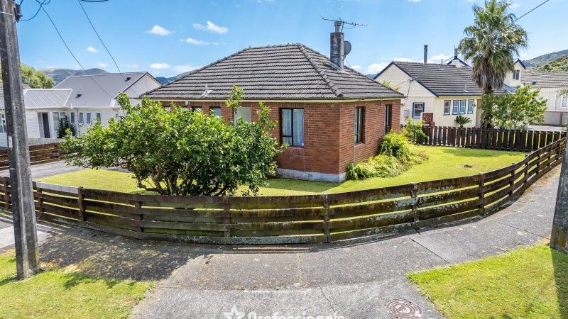 17 Cleland Crescent, Naenae, Lower Hutt - Carousel 2
