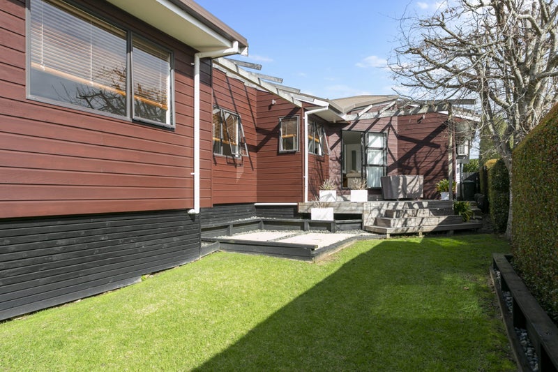 2/47 Alverston Street, Waterview, Auckland - Carousel 2