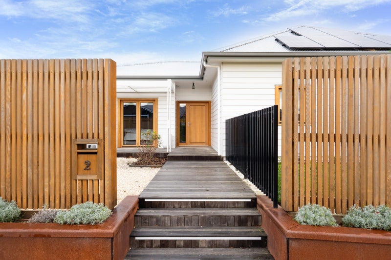 2 Rich Rise, Havelock North, Havelock North - Carousel 1