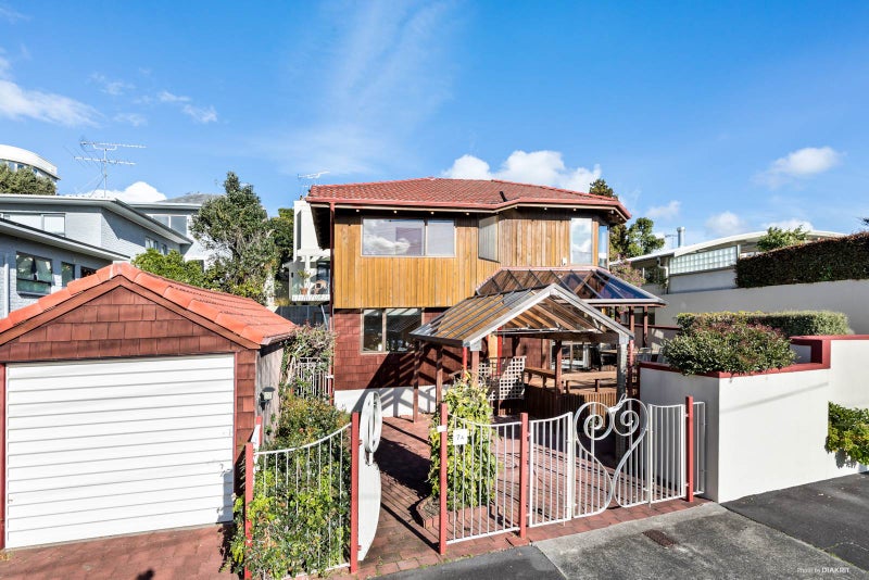 7A Nihill Crescent, Mission Bay, Auckland - Carousel 1