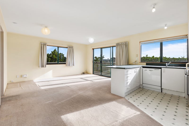 1/10 Meadowood Drive, Unsworth Heights, Auckland - Carousel 2