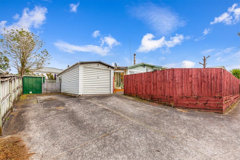 61A Woodside Road, Massey, Auckland - Carousel 14