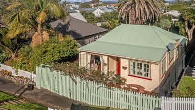 29 Clarence Street, Devonport, Auckland - Carousel 1
