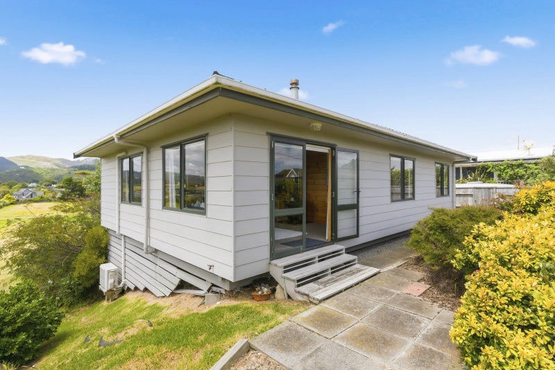 130 Renown Road, Raumati South, Paraparaumu - Carousel 1