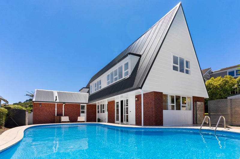 195 Karori Road, Karori, Wellington - Carousel 1