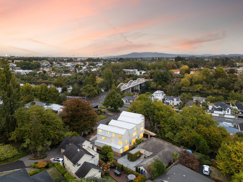 2 Woodstock Road, Fairfield, Hamilton - Carousel 1