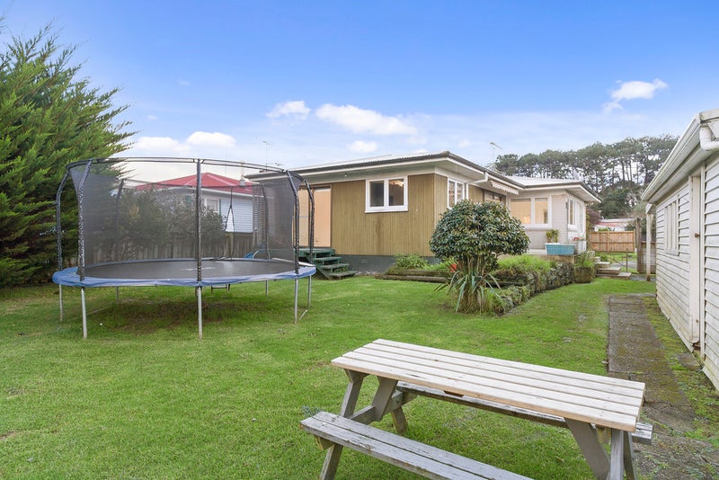 Property Valuation for 120 Portage Road, New Lynn, Auckland Trade Me