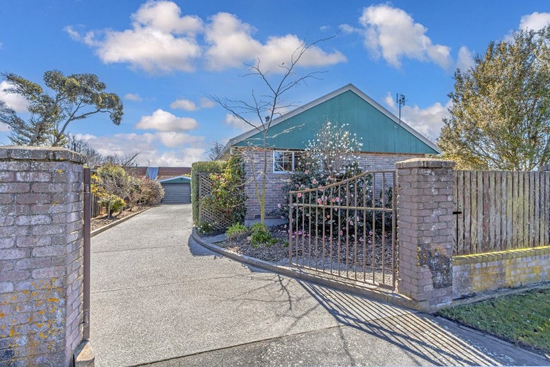 28 Gladstone Road, Woodend, Woodend - Carousel 13