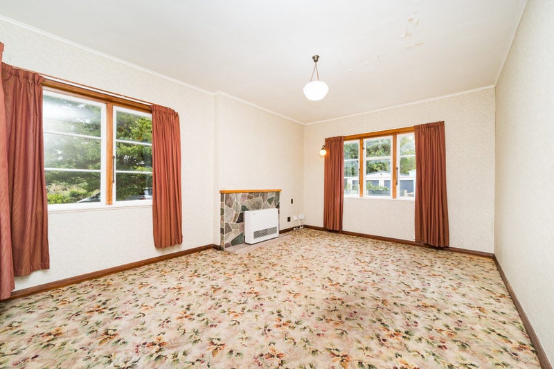 11 Savage Crescent, West End, Palmerston North - Carousel 2