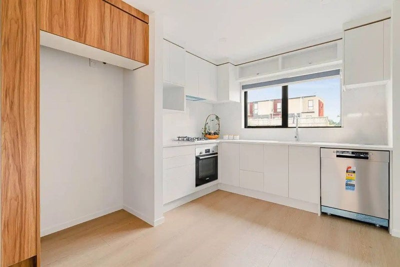 9/32 Tapuwae Way, Māngere Bridge, Auckland - Carousel 2