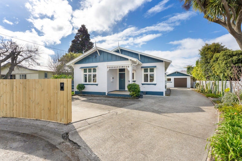 7 Cavell Place, Gonville, Whanganui - Carousel 1