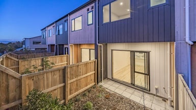 7/35 Renata Crescent, Te Atatu Peninsula, Auckland - Carousel 1