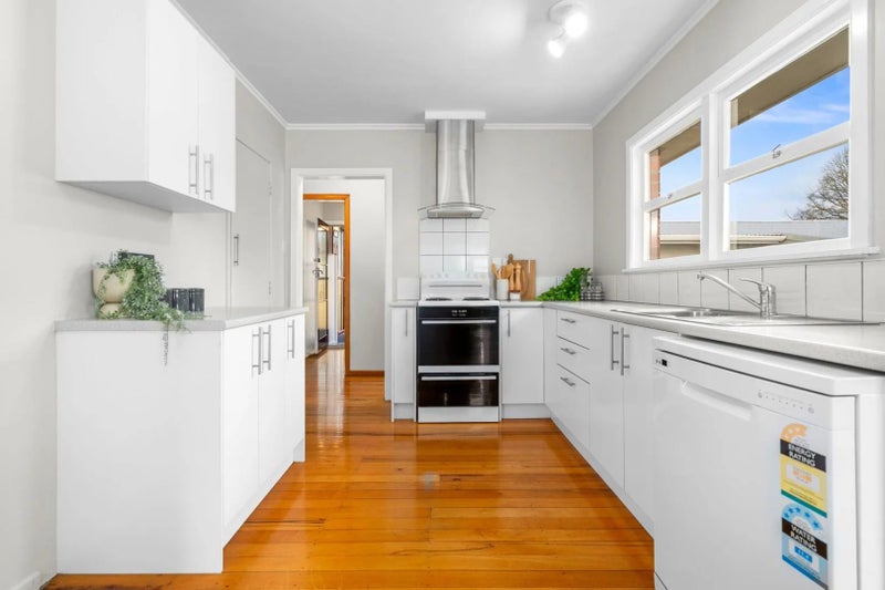 11 Otuhiwai Crescent, Tikipunga, Whangarei - Carousel 2