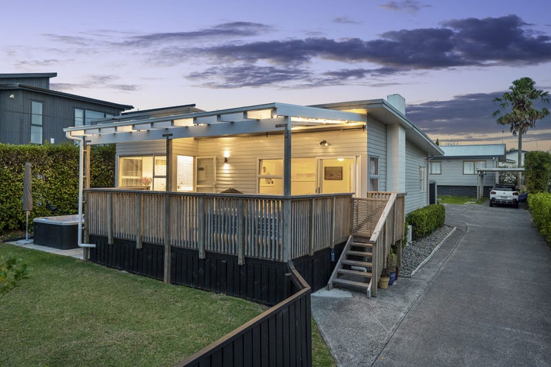 1/19 Montgomery Avenue, Belmont, Auckland - Carousel 23