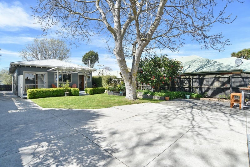 11 York Street, Waltham, Christchurch - Carousel 2