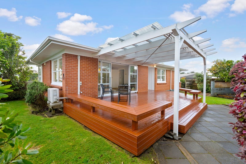 17 Celtic Crescent, Ellerslie, Auckland - Carousel 1