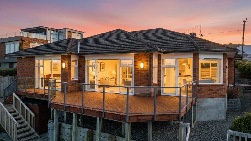 18 Mandalay Terrace, Khandallah, Wellington - Carousel 1