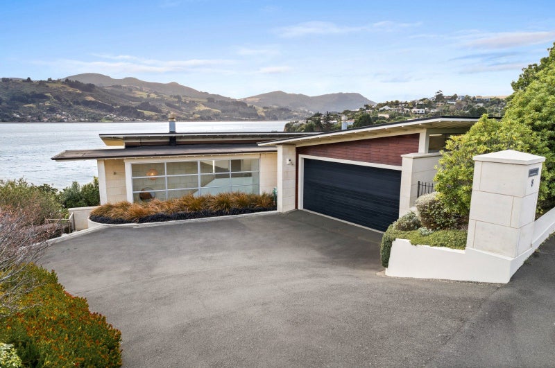 8 Mission Cove, Company Bay, Dunedin - Carousel 2