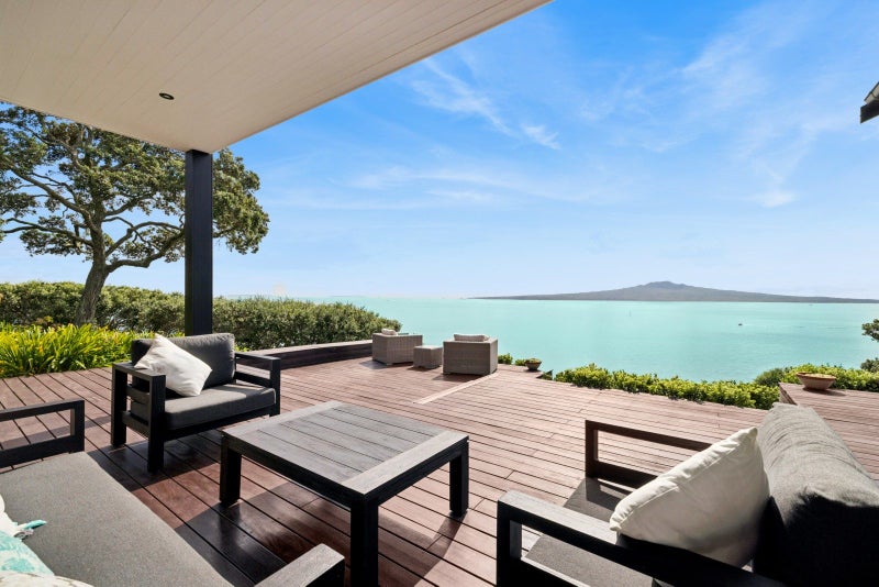 20 Hamana Street, Narrow Neck, Auckland - Carousel 1