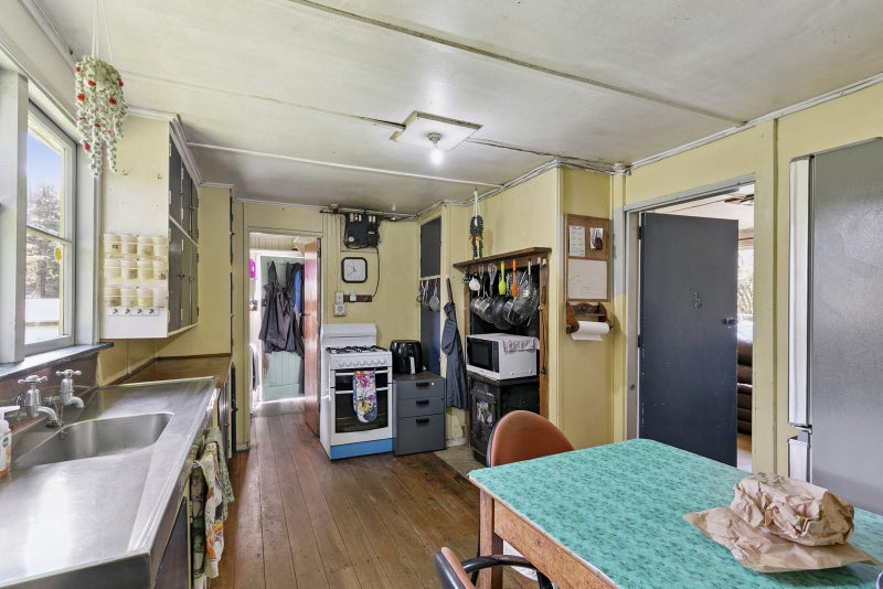 1066 Coast Road, Wainuiomata Coast, Wainuiomata - Carousel 2