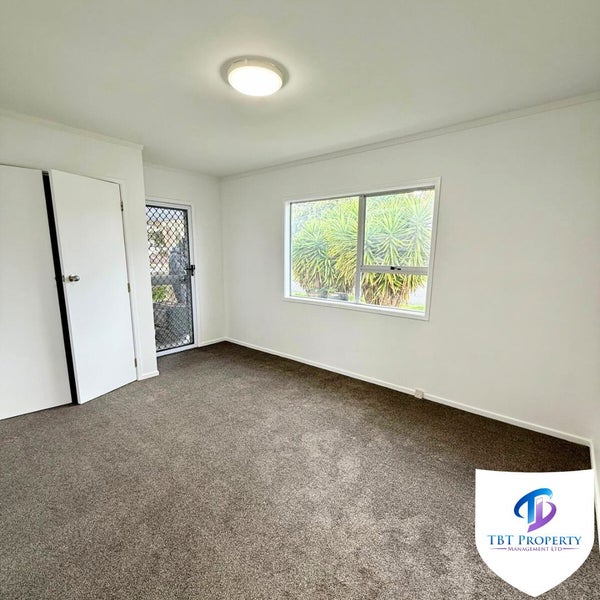 17 Bluewater Place, Wattle Downs, Auckland - Carousel 2