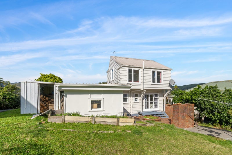 12 Olivia Crescent, Tawa, Wellington - Carousel 15