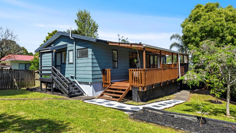 9 Hale Crescent, Bayview, Auckland - Carousel 1