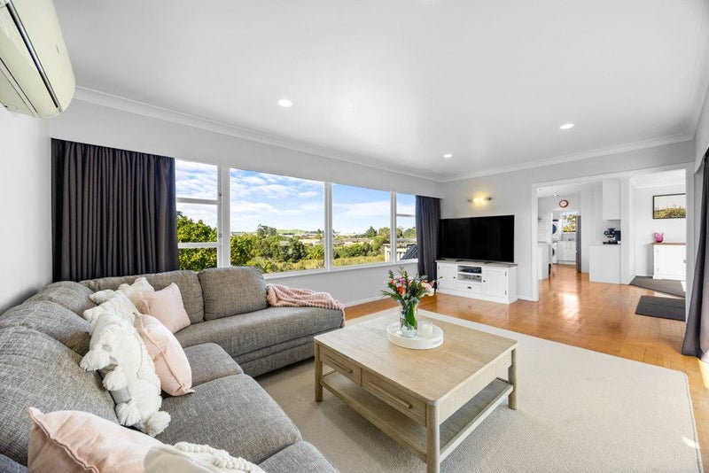 120 Ennis Avenue, Pakuranga Heights, Auckland - Carousel 2