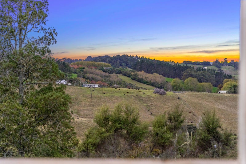 211 Whitehills Road, Silverdale - Carousel 2