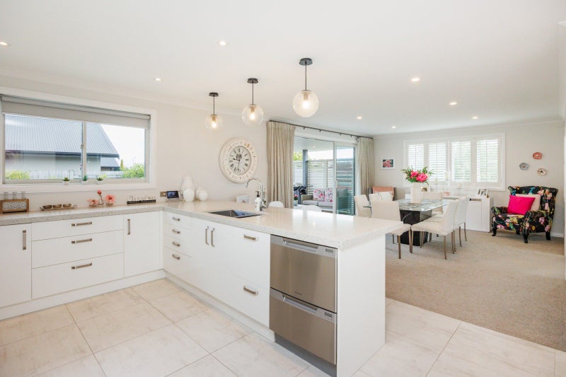 11 Silicon Way, Fitzherbert, Palmerston North - Carousel 1