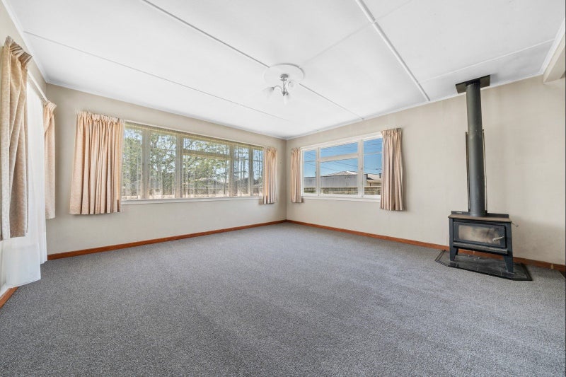 19 Walsh Road, Westown, New Plymouth - Carousel 2