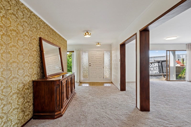 35 Parr Terrace, Castor Bay, North Shore City, Auckland - Carousel 1