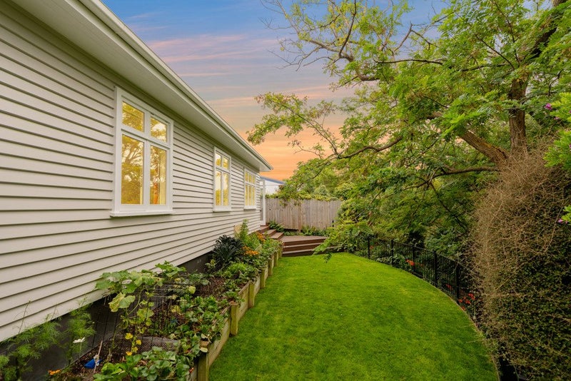 16 Browning Street, Sydenham, Christchurch - Carousel 16