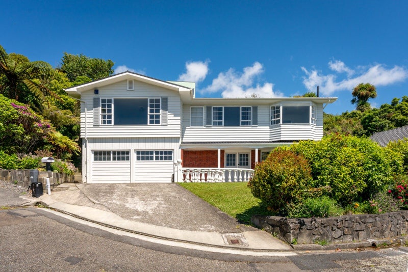 8 Lethenty Way, Karori, Wellington - Carousel 1