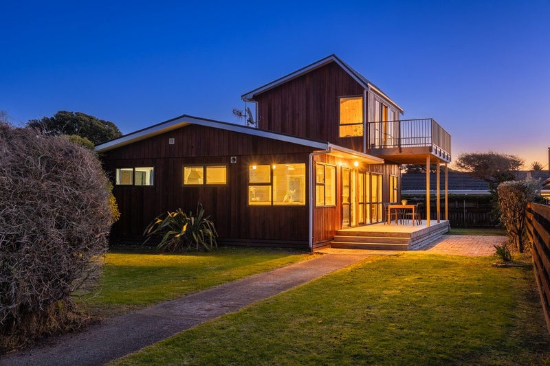 26 Reeves Street, Waikanae Beach, Waikanae - Carousel 1