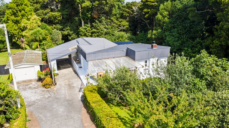 20 SCENIC DRIVE , Hill Park , Titirangi  - Carousel 16