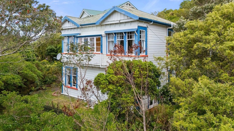 25 Sutherland Crescent, Melrose, Wellington - Carousel 1