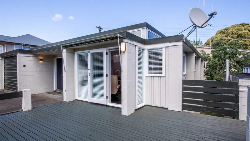 8C Brassey Road, Saint Johns Hill, Whanganui - Carousel 1