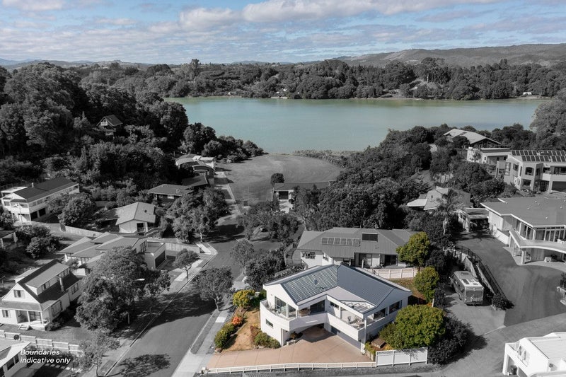 18 Claydon Place, Ohope - Carousel 1