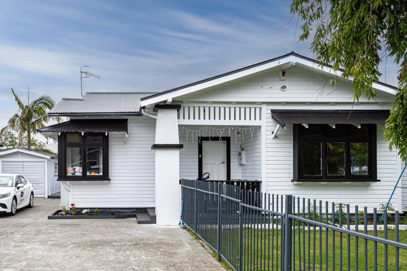 619 Nelson Street North, Hastings, Hastings - Carousel 1