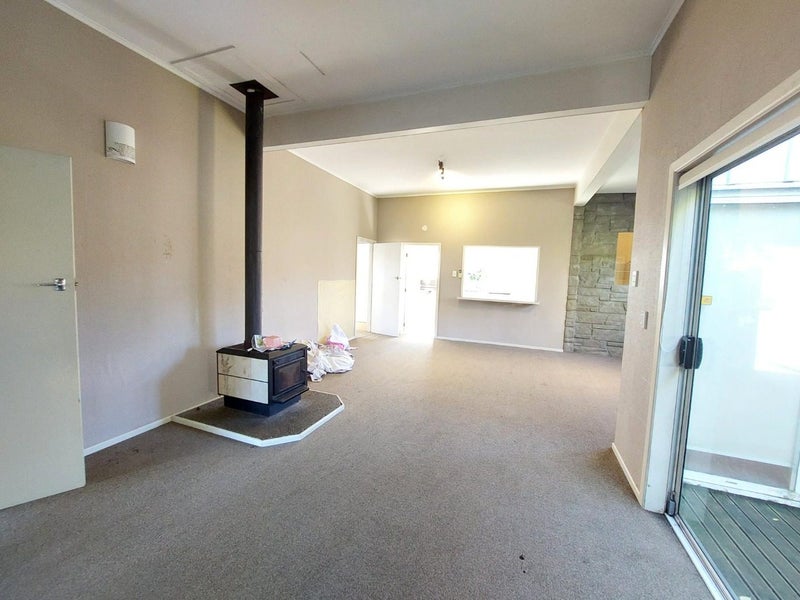 3 Croydon Road, New Lynn, Auckland - Carousel 2