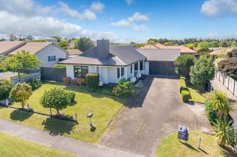 32 Discovery Drive, Flagstaff, Hamilton - Carousel 1