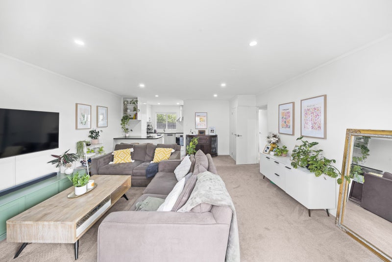 2/24 Robertson Road, Favona, Auckland - Carousel 1