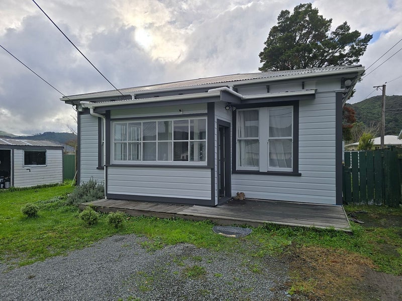 95 Rata Street, Naenae, Lower Hutt, Wellington - Carousel 1