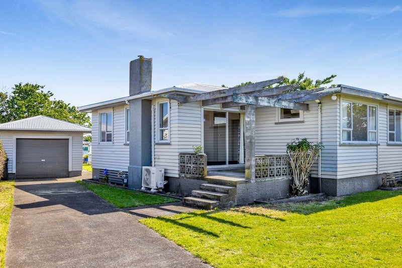 6 Buchanan Place, Hawera - Carousel 1