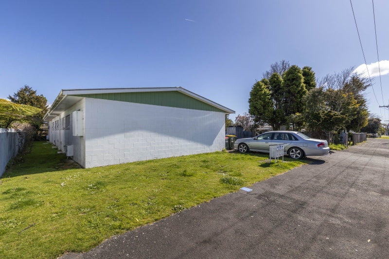 30 Standish Street, Inglewood - Carousel 35